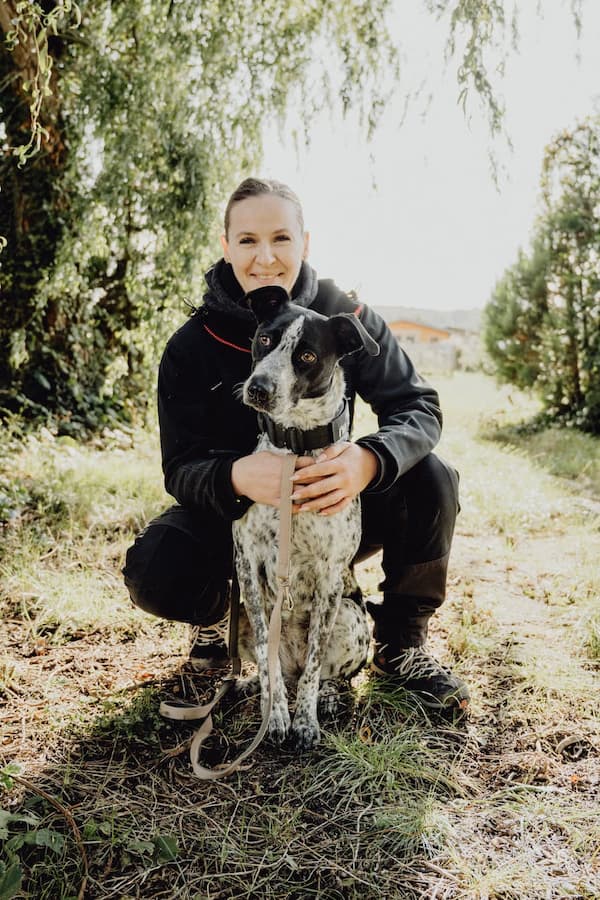 Über mich - Hundetrainerin Kristina mit ihrer Hündin Penny